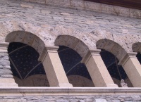 Underside_of_arched_pathway.jpg